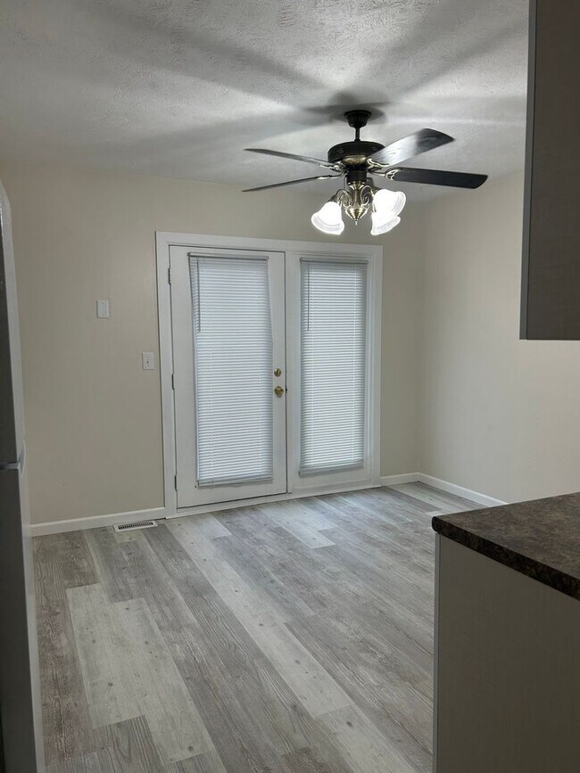 Building Photo - 1121 S 23rd St