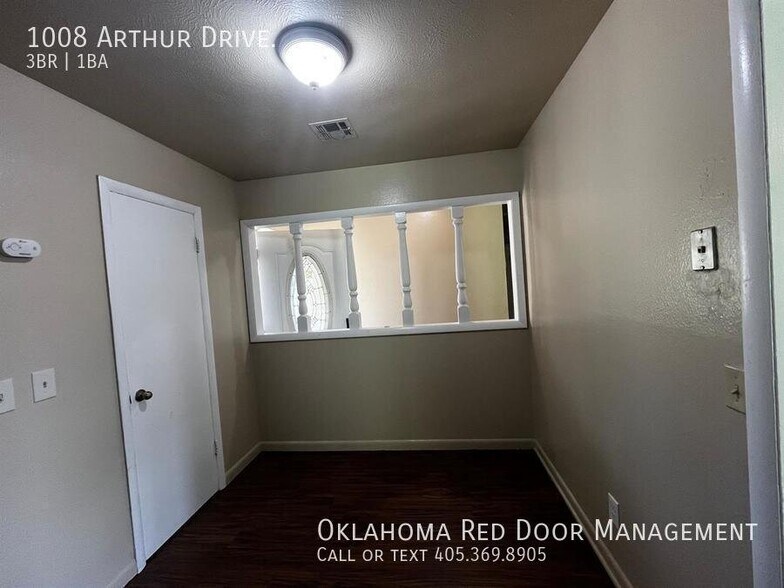 Building Photo - 1008 Arthur Dr