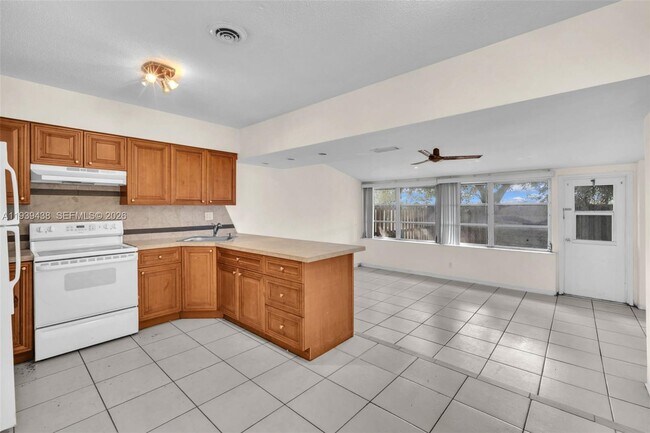 Building Photo - 5133 NE 18th Terrace