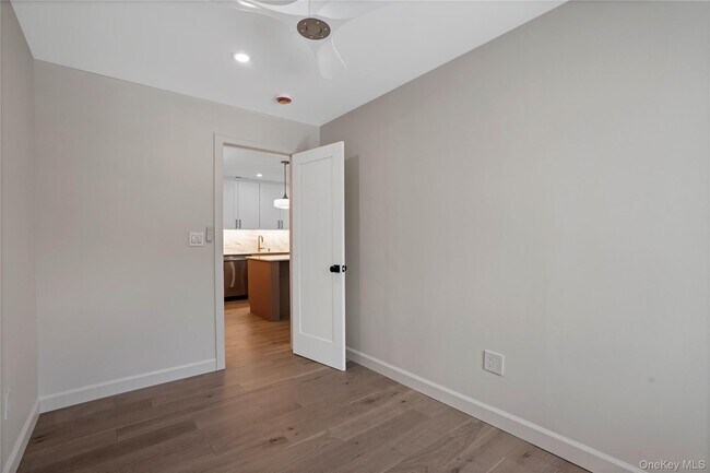 Building Photo - 400 High Point Dr