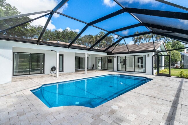 Building Photo - 3432 Pine Haven Cir