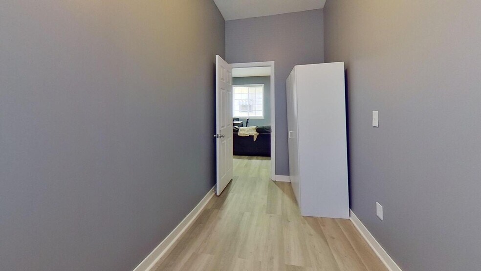 Building Photo - Spacious Modern Home | Stylish Comfort Nea...