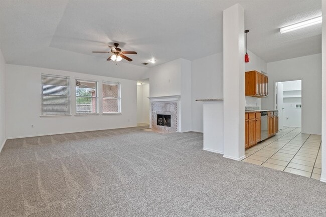 Building Photo - 202 Starlight Dr