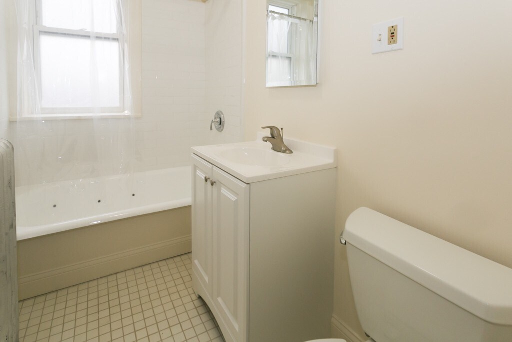 Building Photo - 4317 N Francisco Ave