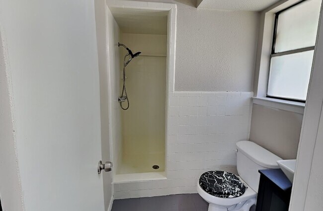 Building Photo - Private Backyard Oasis with Pool in the Heart of Saginaw!