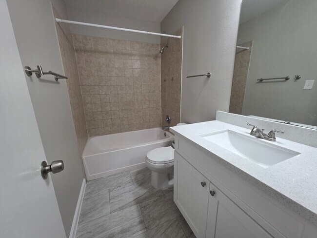 Building Photo - 6607 Pouter Dr