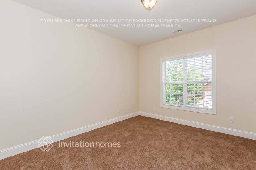 Building Photo - 14004 Ballantyne Meadows Dr