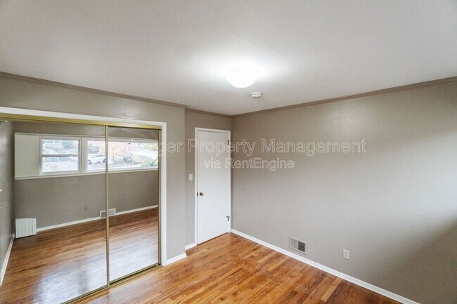 Building Photo - 3523 E 18th Ave