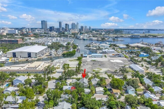 Building Photo - 116 16th Ave SE