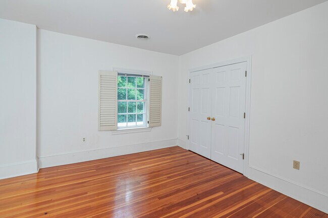 Building Photo - 254 Jefferson Rd