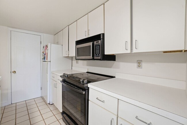 Building Photo - Charming Historic Capitol Hill Loft | 1 BR + Lofted Bedroom