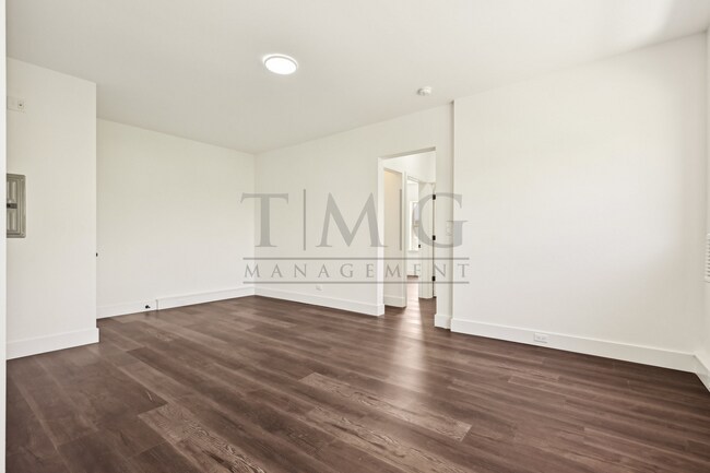 Building Photo - Brand NEW 2-Bedroom in the heart of Anders...