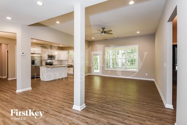 Building Photo - 740 Somersby Dr