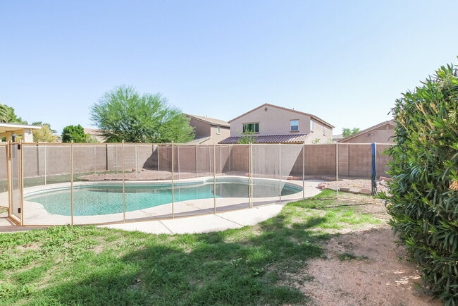 Building Photo - 2107 E Helena Dr