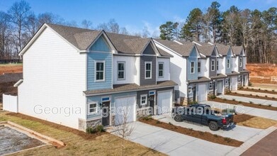 Building Photo - 123 Magnolia Pl