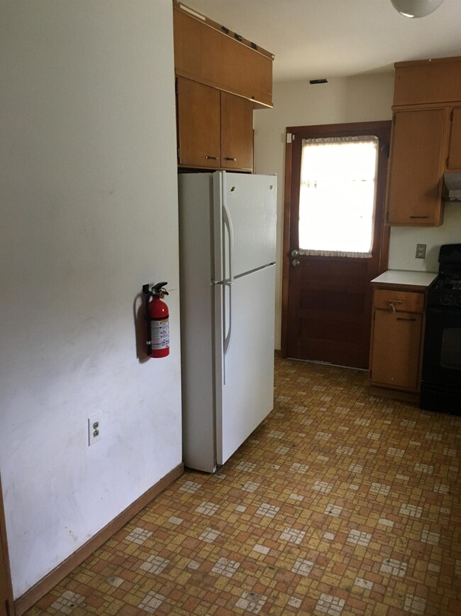 Building Photo - 33 Delafield St