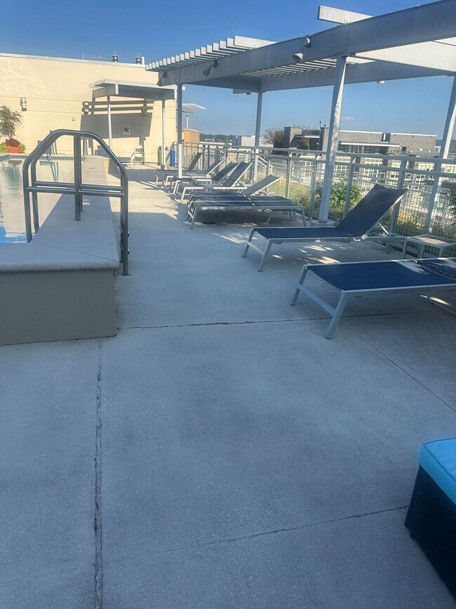 Building Photo - 1 Bedroom 1 Bath Condo Near Capitol Hill