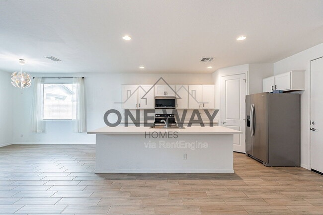 Building Photo - 9258 E Static Ave