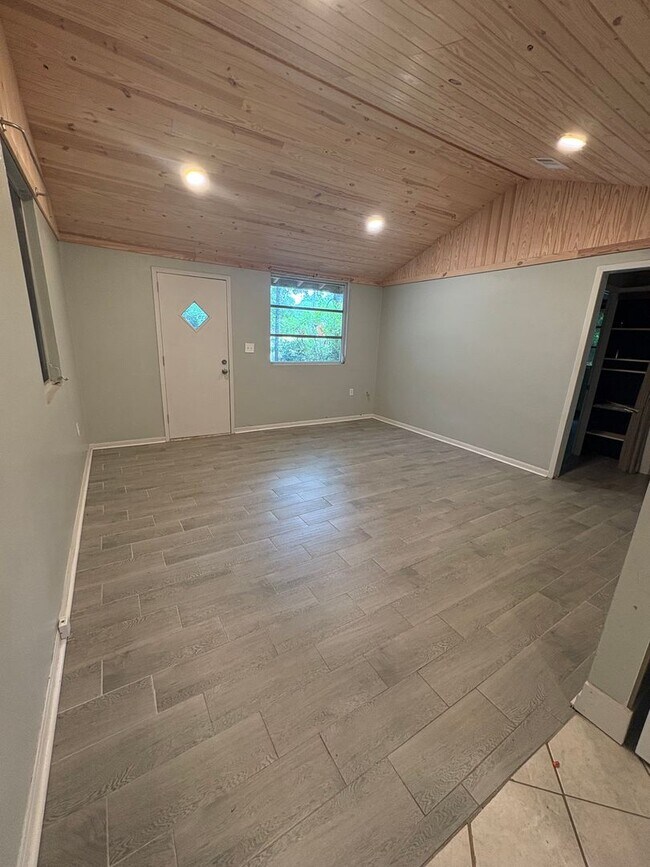Building Photo - Renovated 2BR Ranch Near UGA in Bogart/Cleveland Road Area