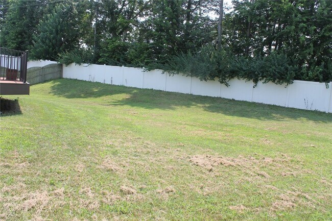 Building Photo - 5 Bluefield Ct