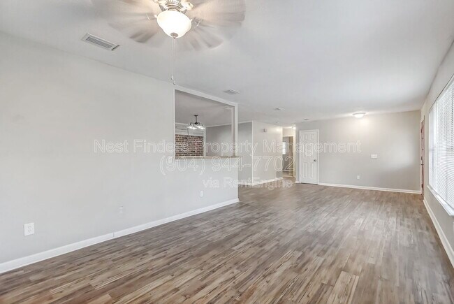 Building Photo - 3312 Pickwick Dr S