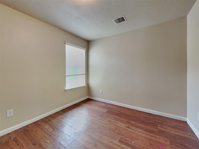 Building Photo - 2618 Bammelwood Dr