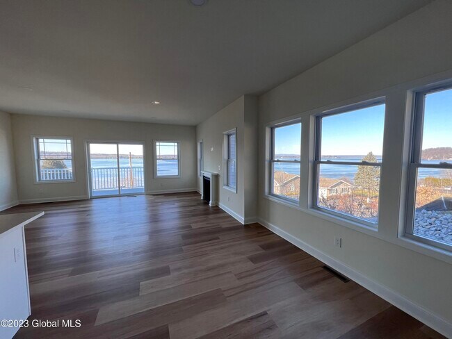 Building Photo - 544 NY-9P