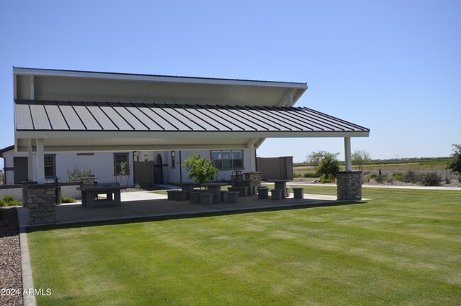 Building Photo - 1306 W Sparrow Dr