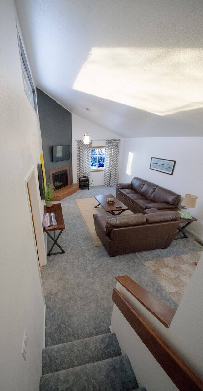 Building Photo - 2370 Canary Ct