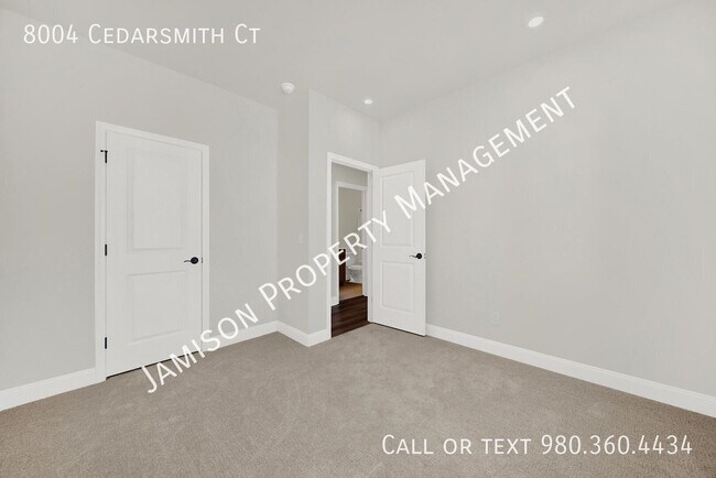 Building Photo - 8004 Cedarsmith Ct