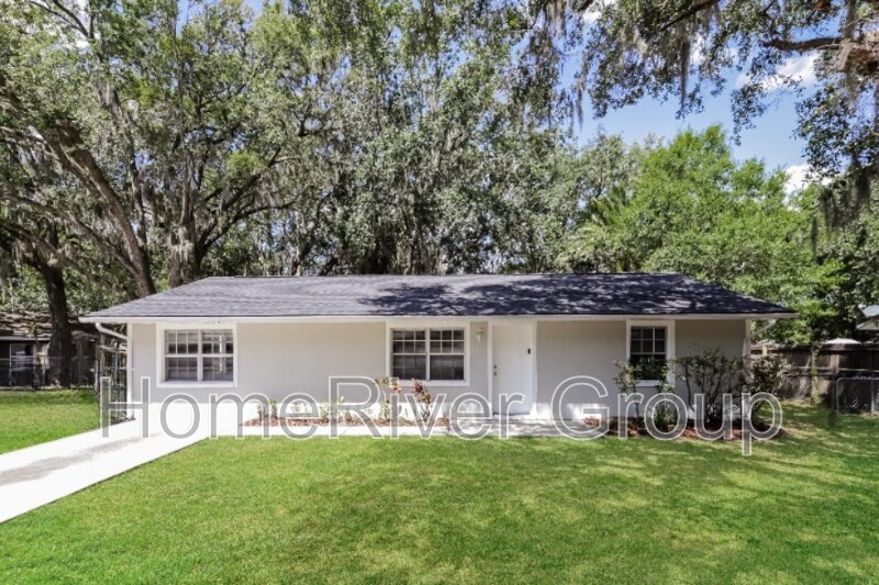 Primary Photo - 2013 E Willow Dr
