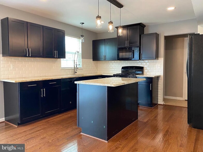 Building Photo - 12203 Salt Cedar Ln