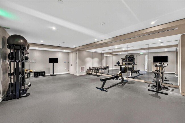 Building Photo - 9201 E Bay Harbor Dr