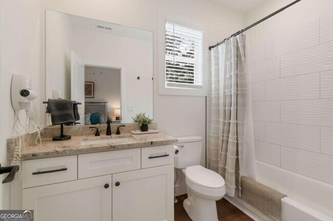 Building Photo - 629 Butterworth Rd