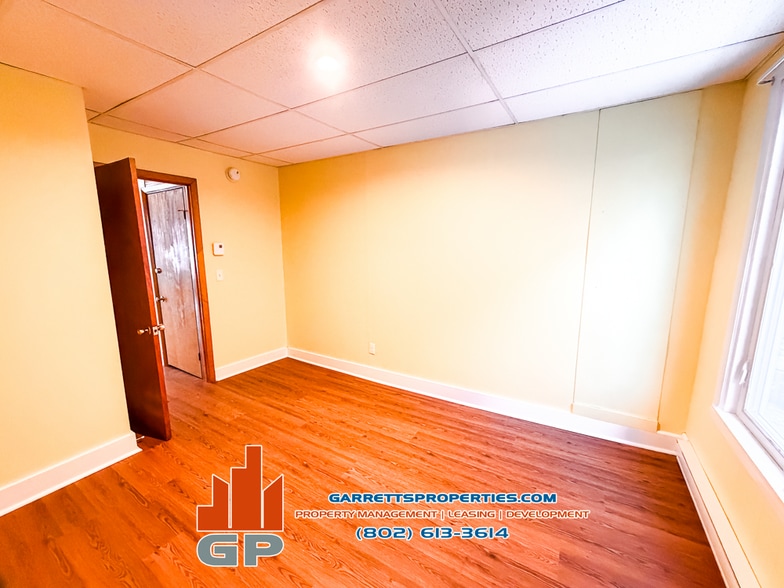 Building Photo - 36 Maple Ave