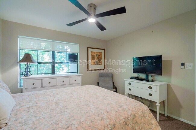 Building Photo - 6885 E Cochise Rd