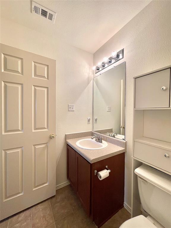 Building Photo - 13325 High Sierra St