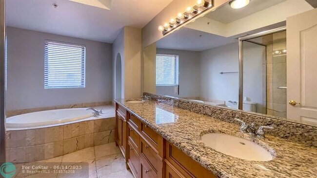 Building Photo - 4241 N Ocean Blvd