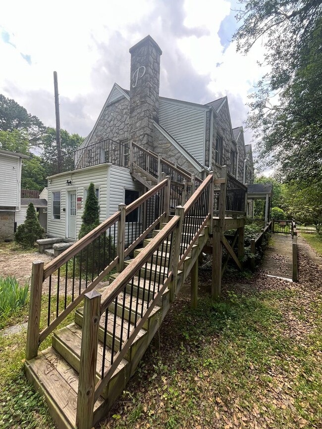 Building Photo - Charming 9 Bedroom Home Located In Raleigh NC!!!