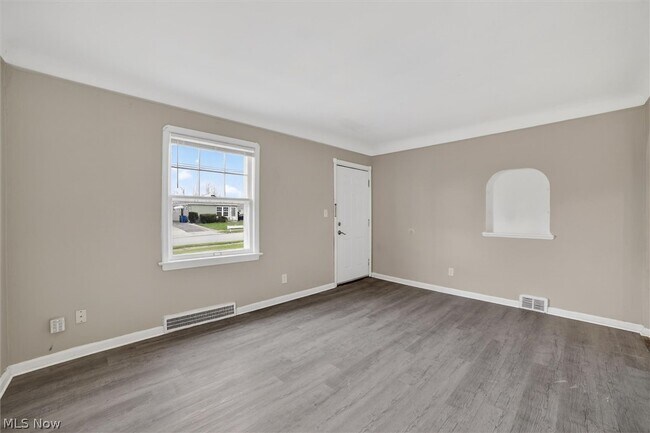 Building Photo - 17208 Lipton Ave