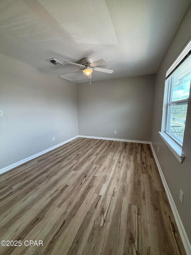 Building Photo - 8003 Beach Dr