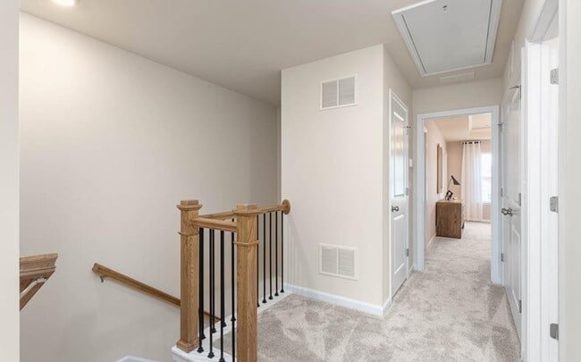 Building Photo - 805 Falls Grove Trl