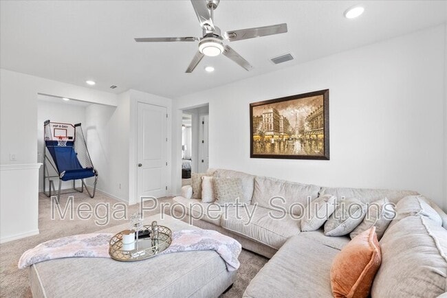 Building Photo - 12195 Stirrup Dr