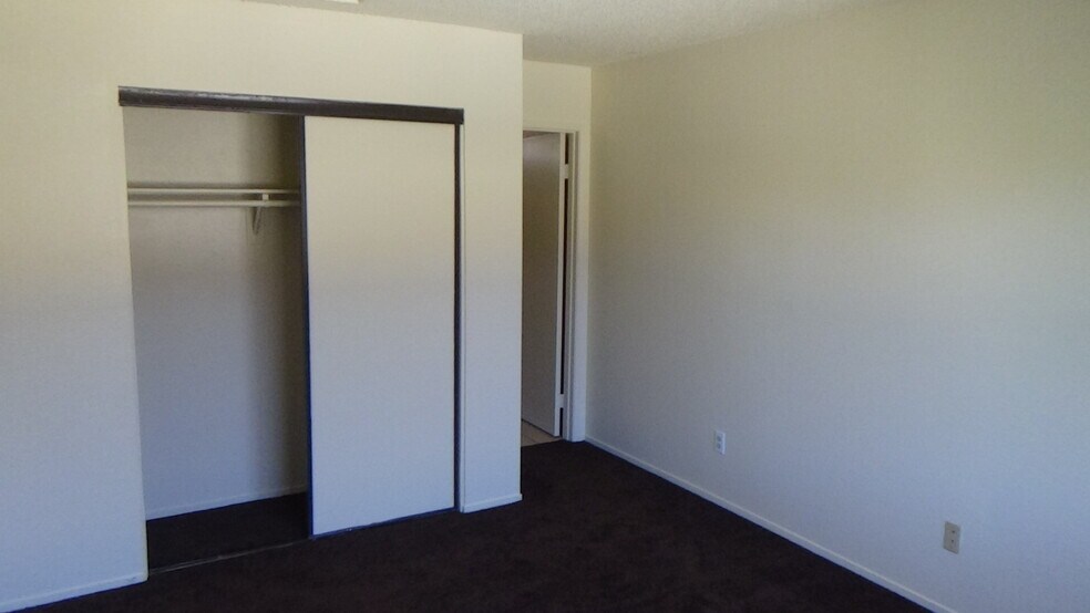 Master Bedroom closet - 1113 Seabreeze Way