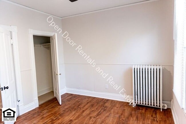 Building Photo - 846 1/2 Columbia Ave