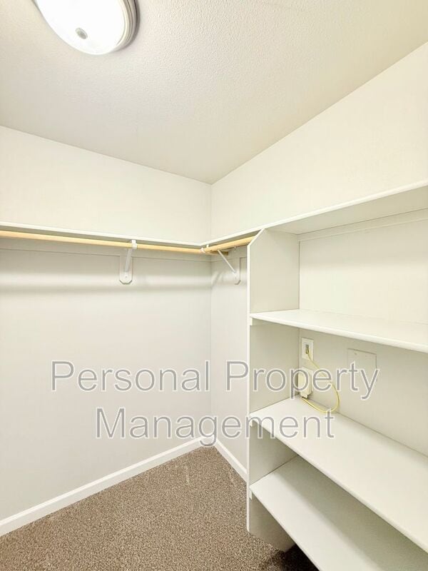 Building Photo - 12600 NE 49th St