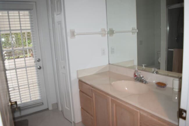 Building Photo - Fully furnished 3 bedroom 3 Bath POOL home in Sandpiper Bay