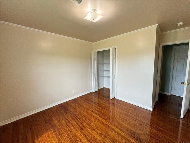 Building Photo - 114 Jackson St