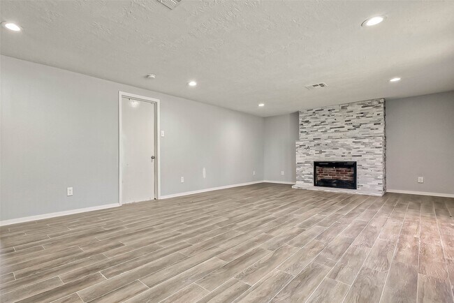 Building Photo - 4418 Knotty Oaks Trail