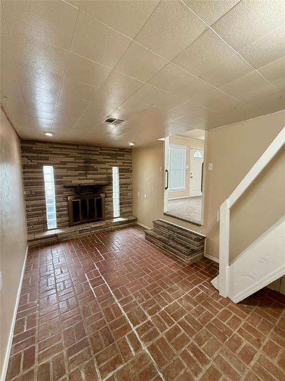 Building Photo - 1728 Hasley Dr